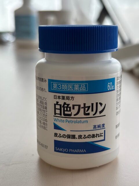 ヘアスタイリング剤の代わりにワセリンを使う