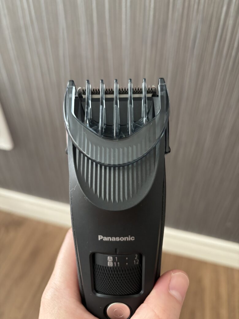 アタッチメントを付けたバリカンの使い方