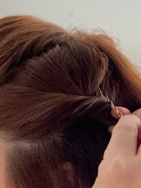 ヘアピンでヘアアレンジ方法