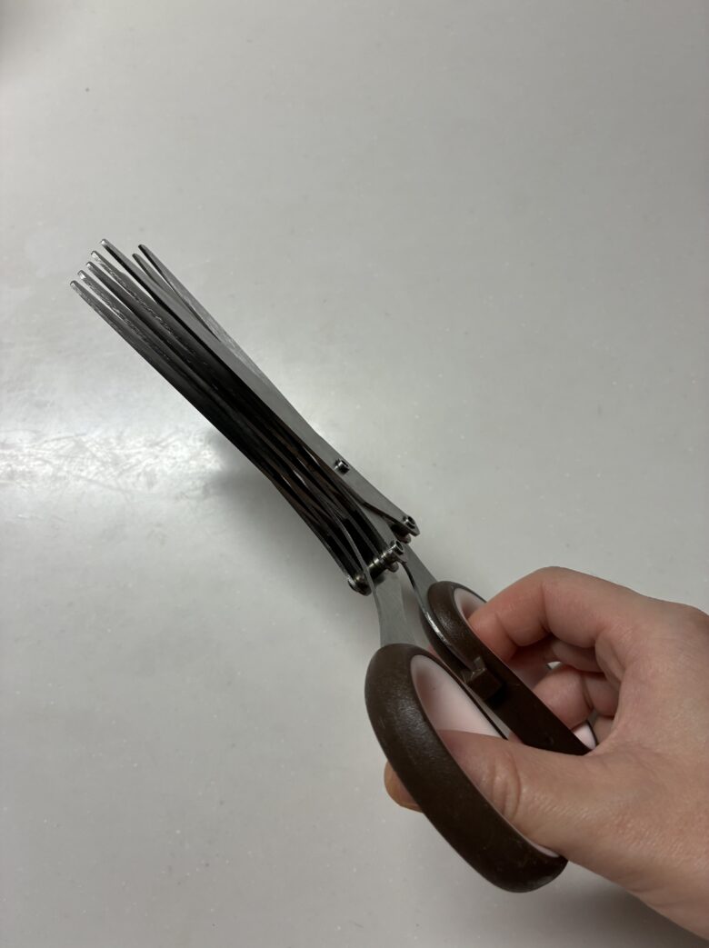 刻み食に便利なキッチンバサミ