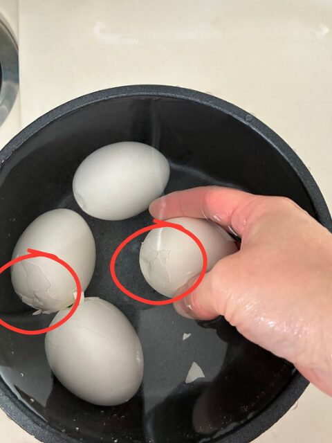 たまごがきれいに殻が剥ける方法