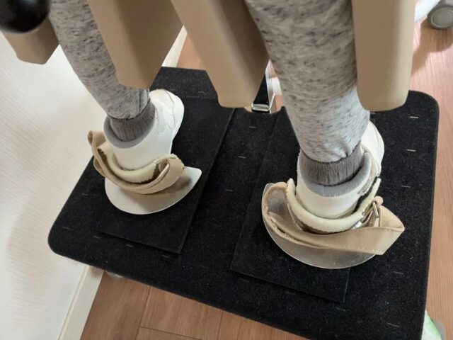 プロンボードの足元